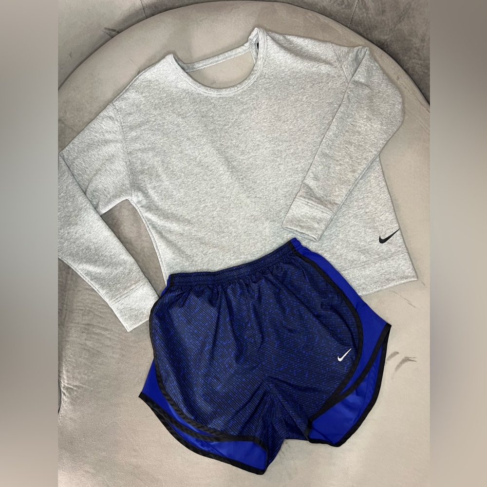 Nike Sportswear Women’s Workout Bundle